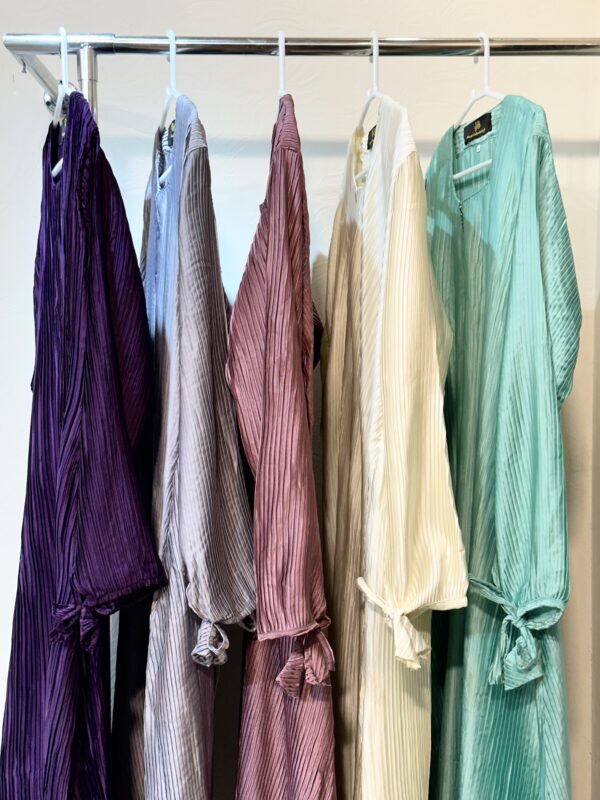 Crush Pleated Abaya - Image 5