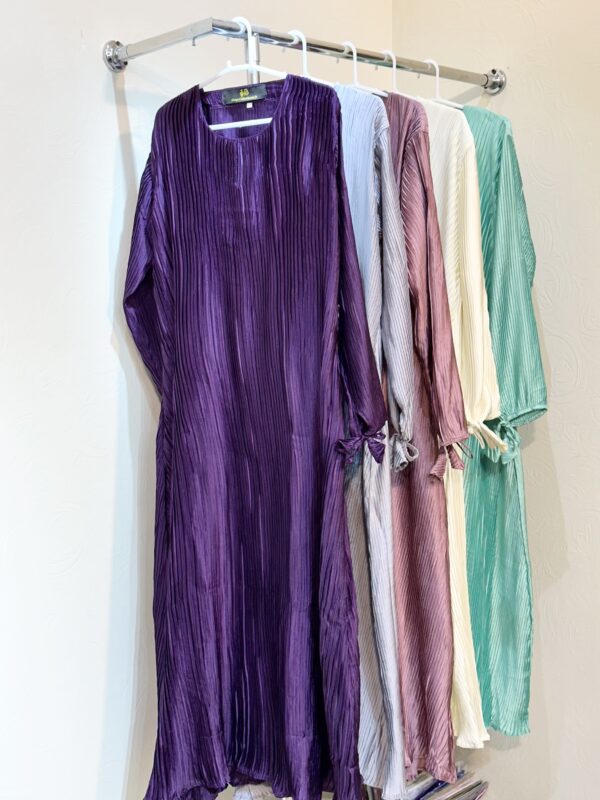 Crush Pleated Abaya - Image 6