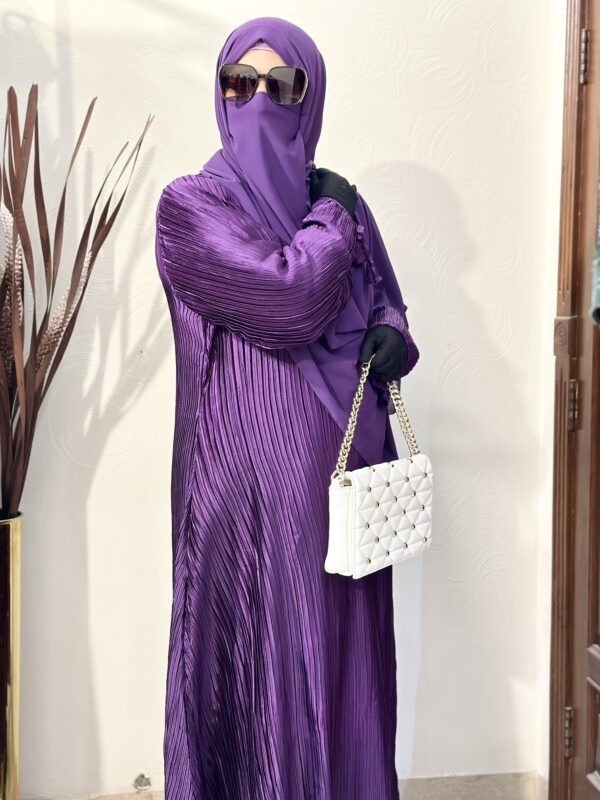 Crush Pleated Abaya - Image 4